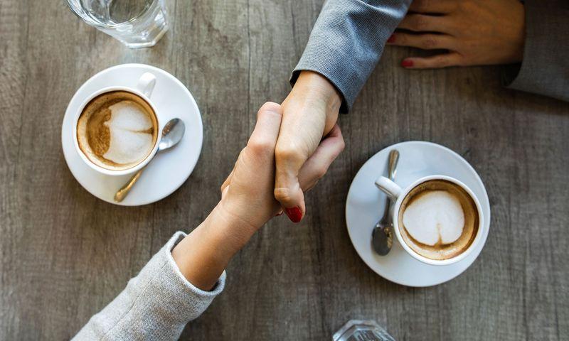 Ügyvéd kell, ha nincs kávé Ügyvéd kell, ha nincs kávé