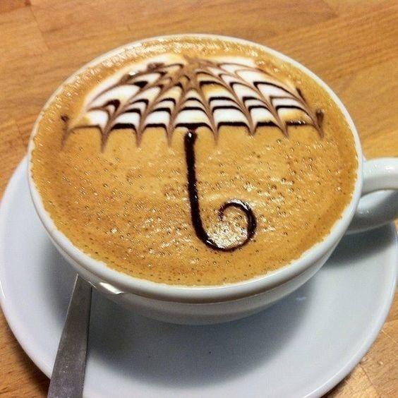 Esernyős crema és kávéhab a kávén Esernyős crema és kávéhab a kávén