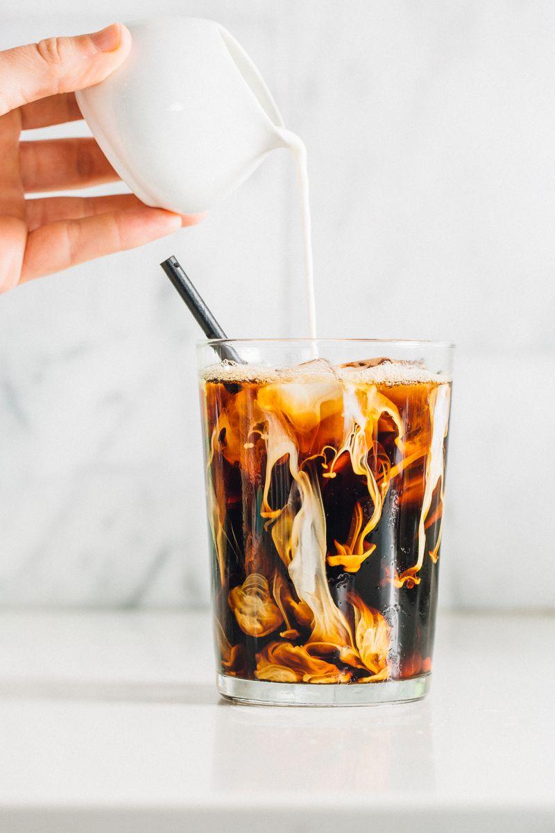 Mogyoróvajas jeges latte Mogyoróvajas jeges latte