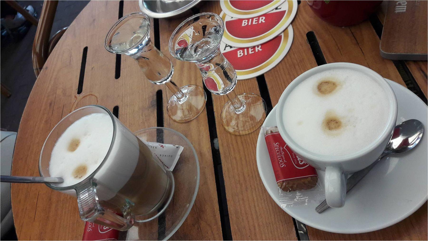 Jenever - holland kávé és keksz Jenever - holland kávé és keksz