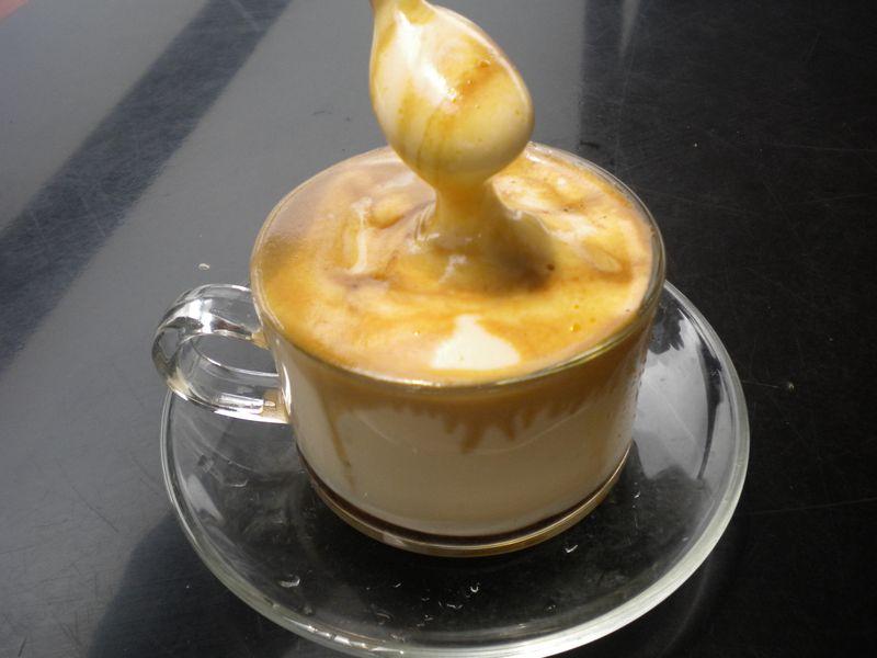 Tojás a kávéba, tojásos kávé Tojás a kávéba, tojásos kávé