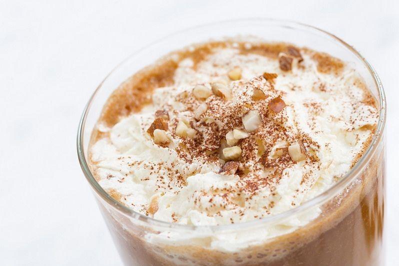 Angol diós-karamellás latte recept Angol diós-karamellás latte recept