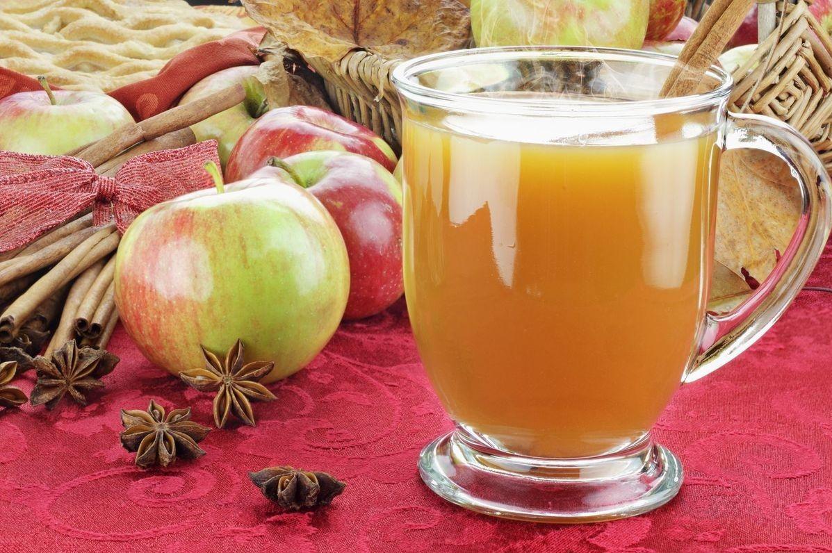 Almalé és fahéj a Normandiai kávé alapja Almalé és fahéj a Normandiai kávé alapja