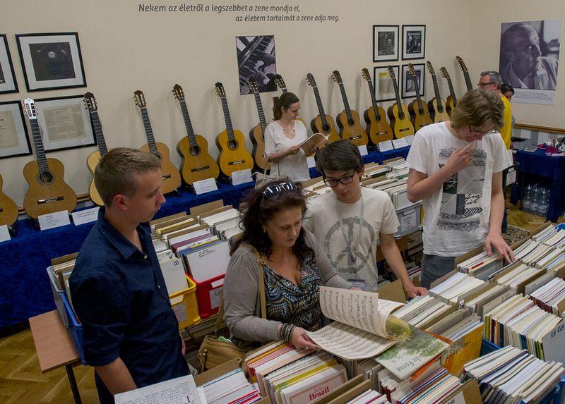 Vásár - Balatonfüred Nemzetközi Gitárfesztivál Vásár - Balatonfüred Nemzetközi Gitárfesztivál