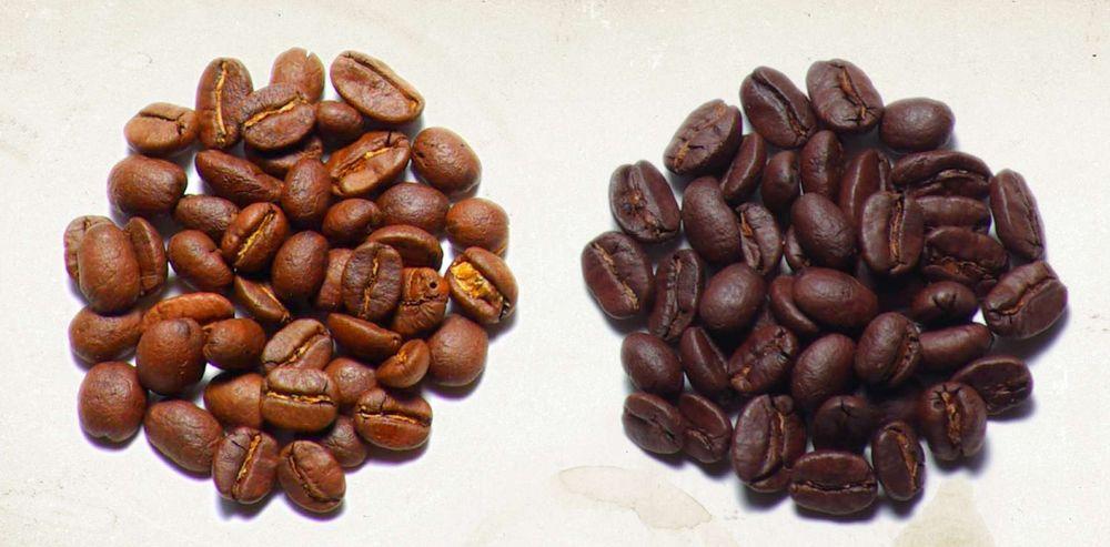 A kávé világos és sötét pörkölésének illata A kávé világos és sötét pörkölésének illata