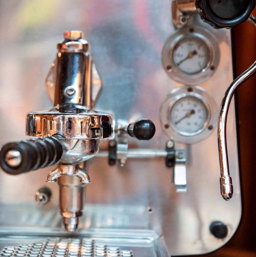 Van itt minden, aminek lennie kell... Van itt minden, aminek lennie kell...