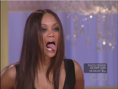 Tyra Banks lefetyeli a kávét Tyra Banks lefetyeli a kávét