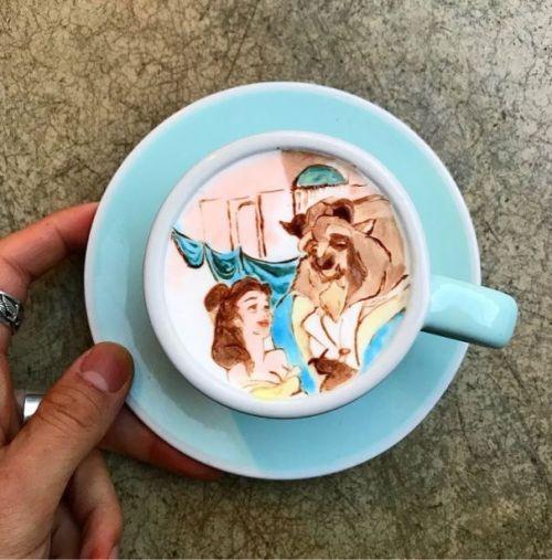 Szépség és a Szörnyeteg meséje elevenedik meg a kávén Szépség és a Szörnyeteg meséje elevenedik meg a kávén