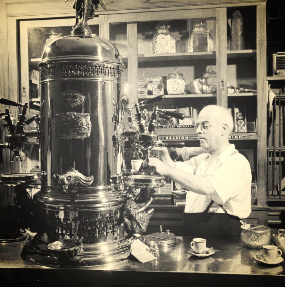 A világ első presszógépe A világ első presszógépe