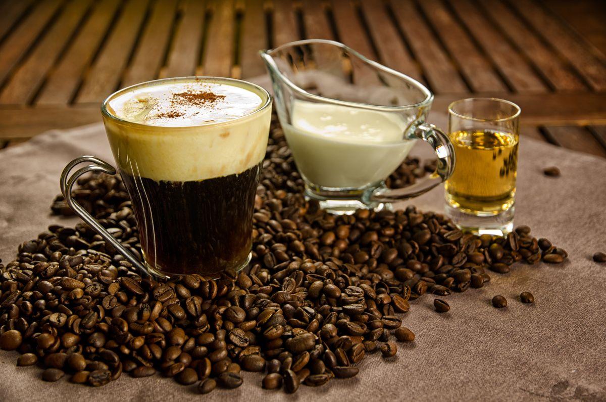 Ír kávé skót whiskey-ből Ír kávé skót whiskey-ből